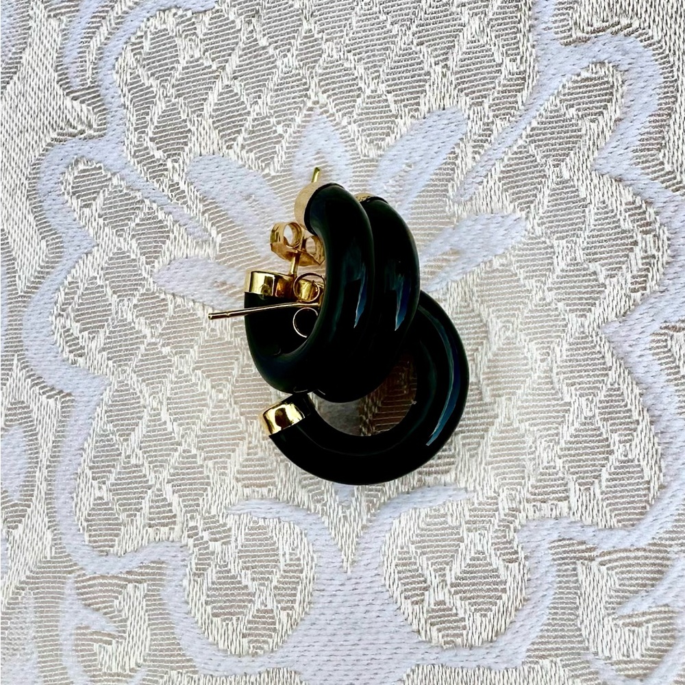 14K Yellow Gold Onyx Hooped Earrings 🖤💛🖤